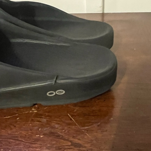 OOFOS Black Slide Sandals SIZE 40 (9 women’s) - Picture 3 of 9